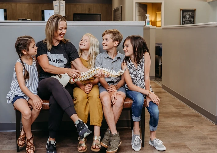 Chiropractor Council Bluffs IA Amber Streff Spine Model Kids HP Mobile